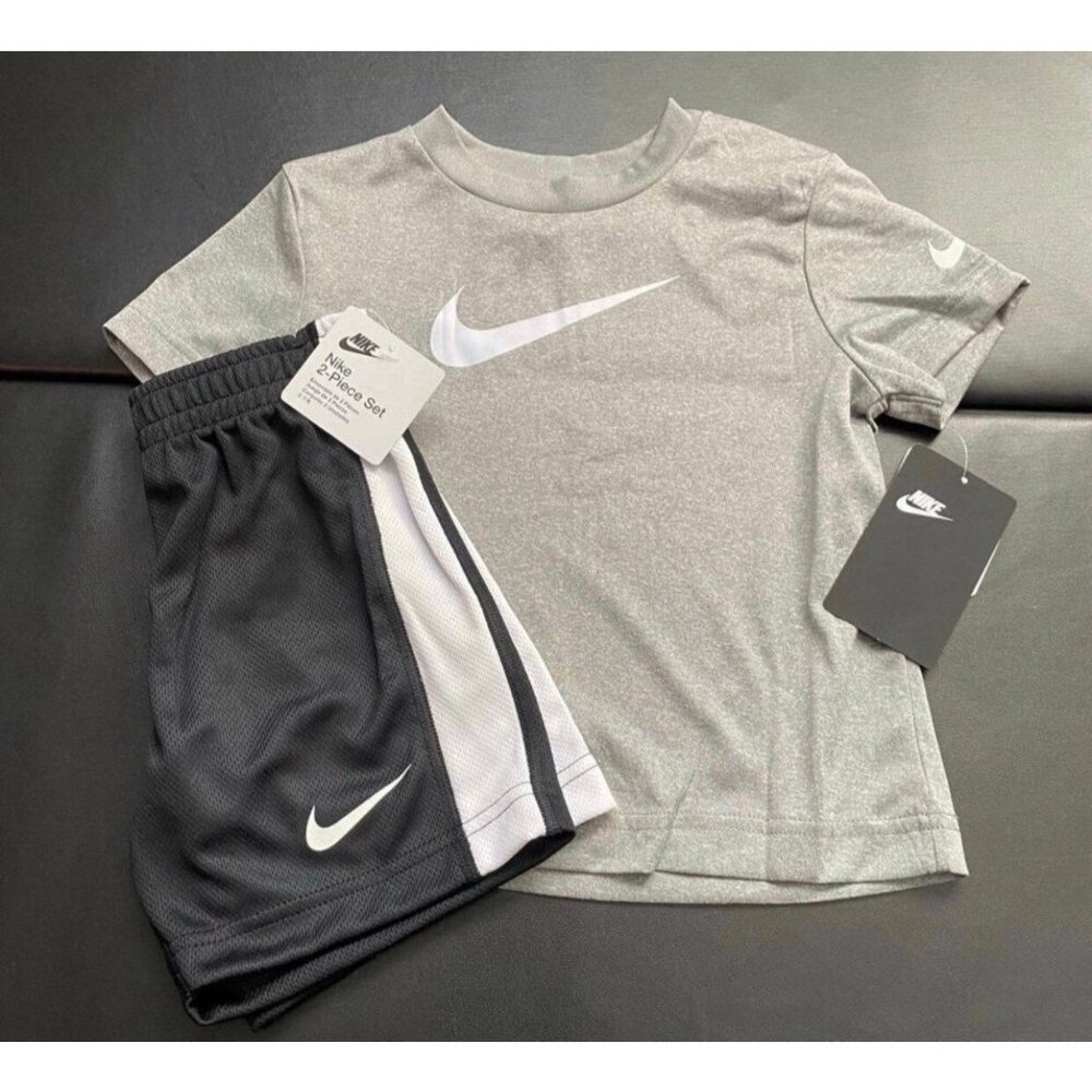 NWT Nike Athletic Set Boys Size 3T